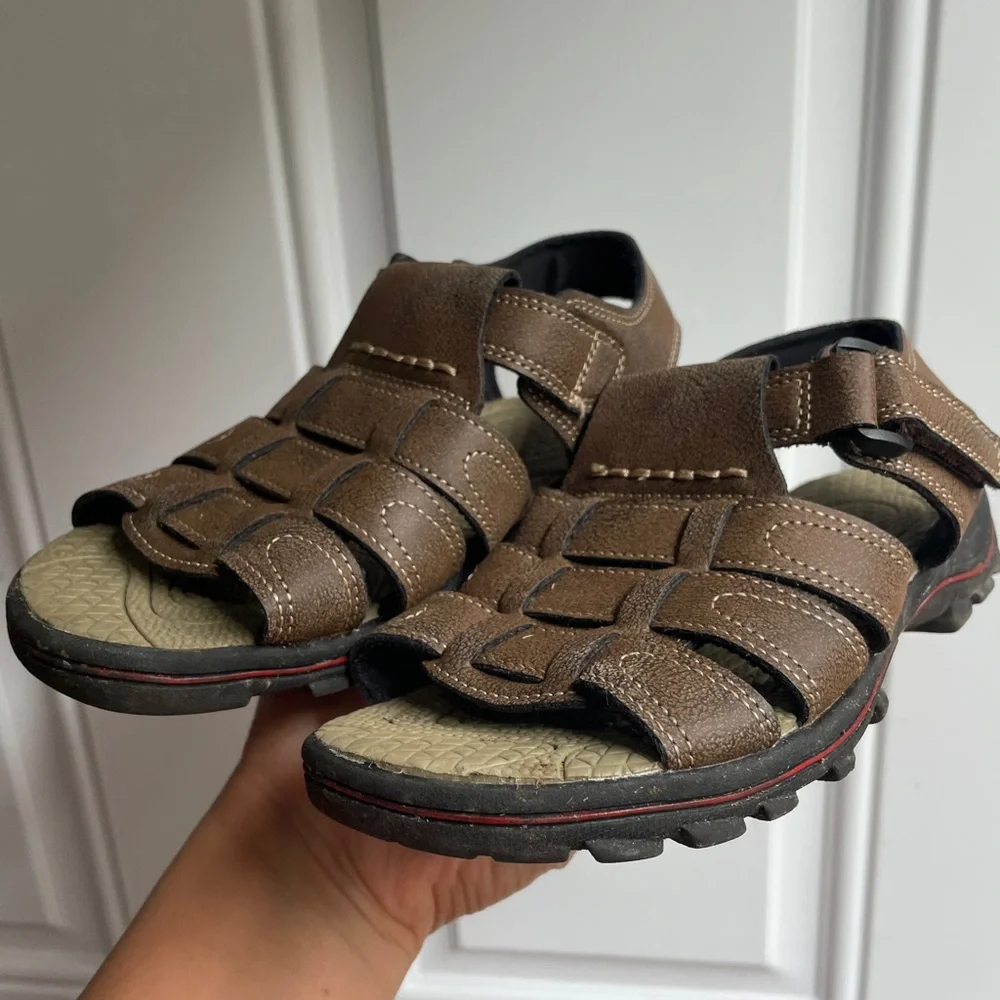 Boys' Beaver Creek Youth Fisherman “Larry” Sandal Brown Size 1 M